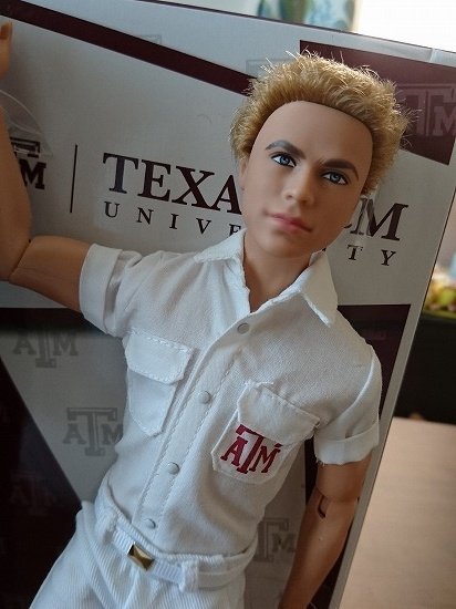 バービー KEN】可動ボディのKENをお披露目＊Texas A&M University Ken 